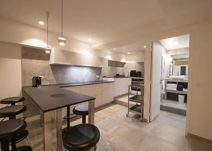 Le Patio D'alesia Apartman *